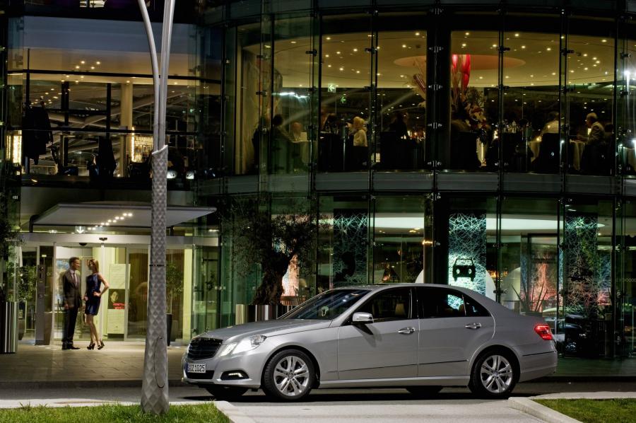  Mercedes-Benz E-Class 2010 года  (фото 12 из 128)